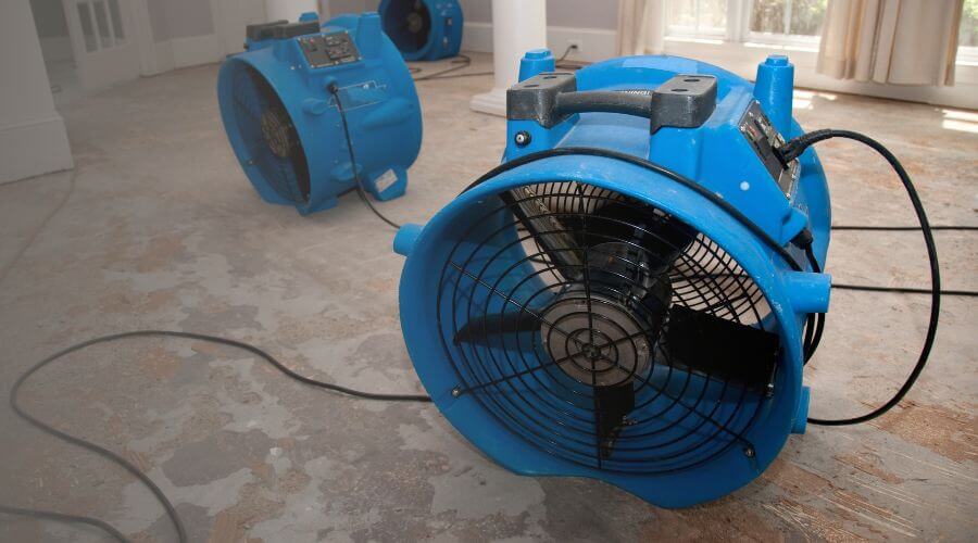 Why choose water damage restoration service for storm damage restoration in Glendale